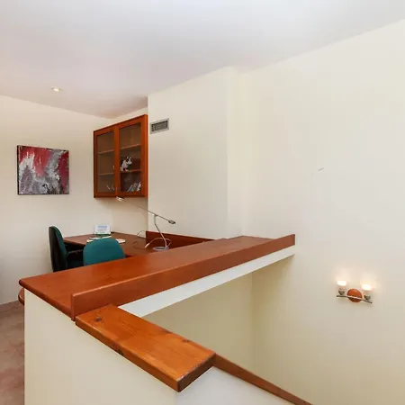 Port By Interhome