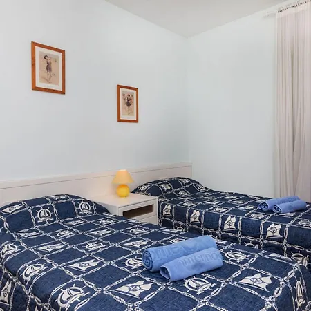 Port By Interhome Holiday home Pals